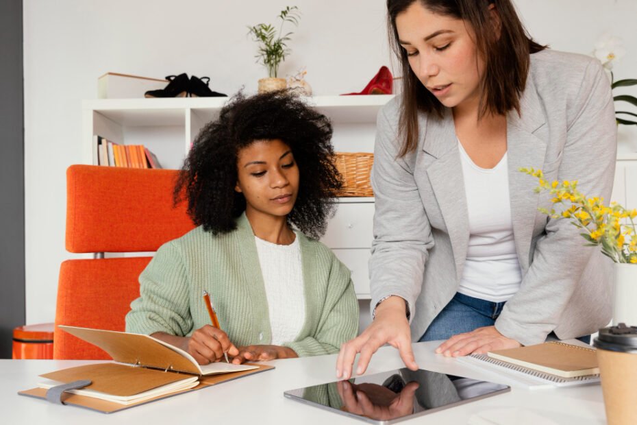 Curso gratuito de Gestão Escolar da AVAMEC